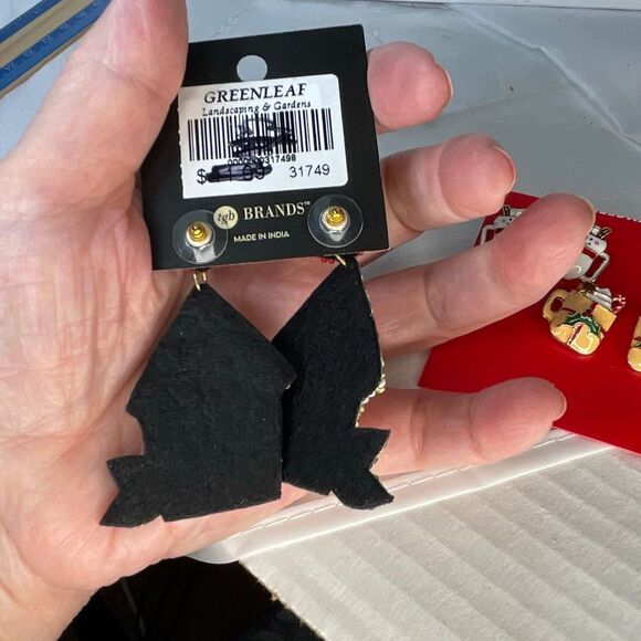 NWT Christmas Holiday pierced earrings lot - Picture 3 of 7